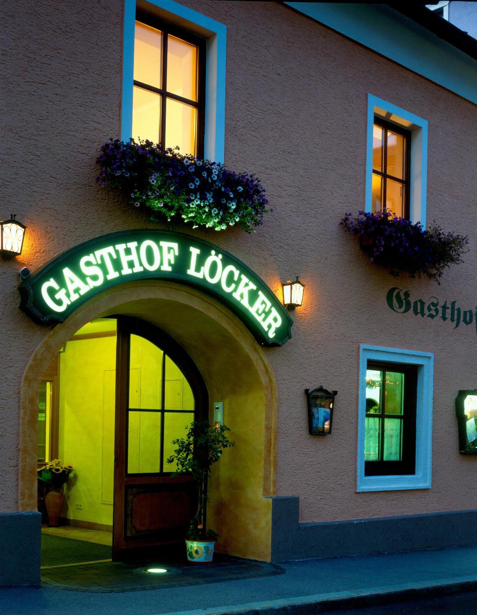 Gasthof - Restaurant Loecker رادستادت المظهر الخارجي الصورة