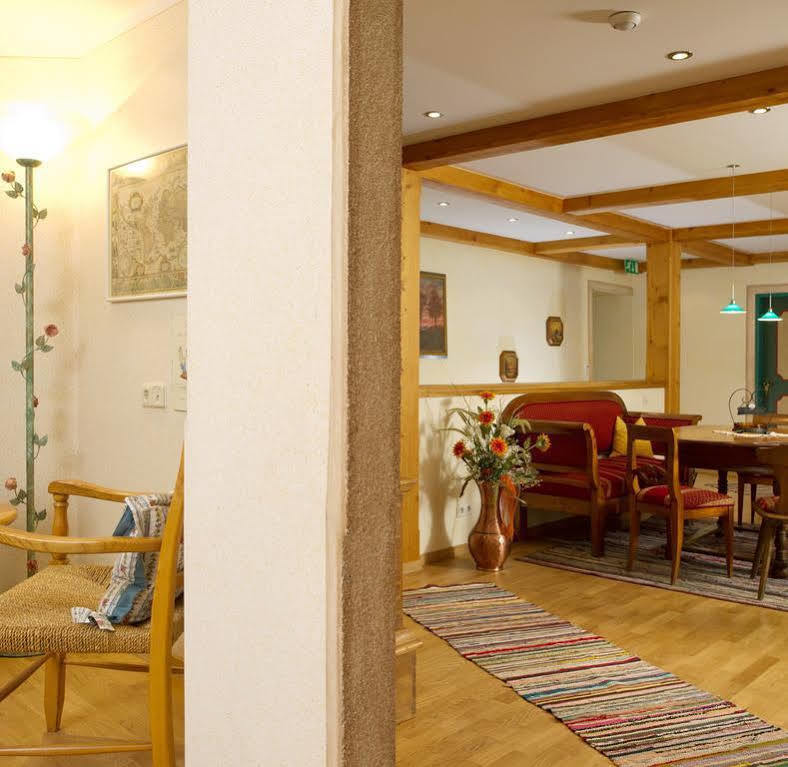 Gasthof - Restaurant Loecker رادستادت المظهر الخارجي الصورة