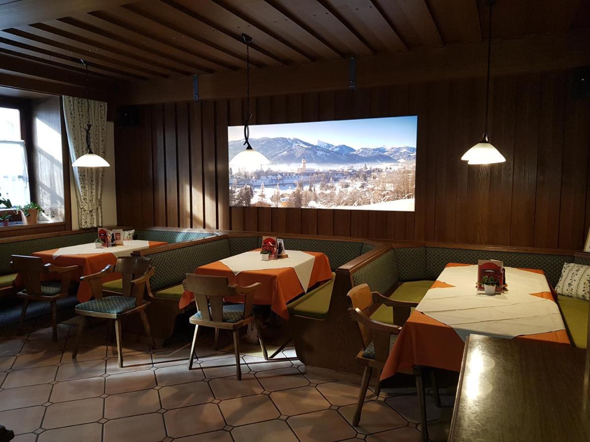 Gasthof - Restaurant Loecker رادستادت المظهر الخارجي الصورة